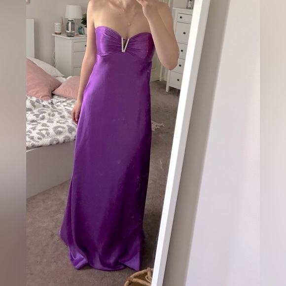 Jump Dresses & Skirts - Purple Silky Jump Apparel Size 3/4 Prom Dress